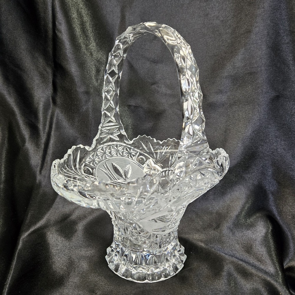 Vtg Hofbauer Byrdes Large Crystal Basket W/ Etched Bird Scalloped Edges